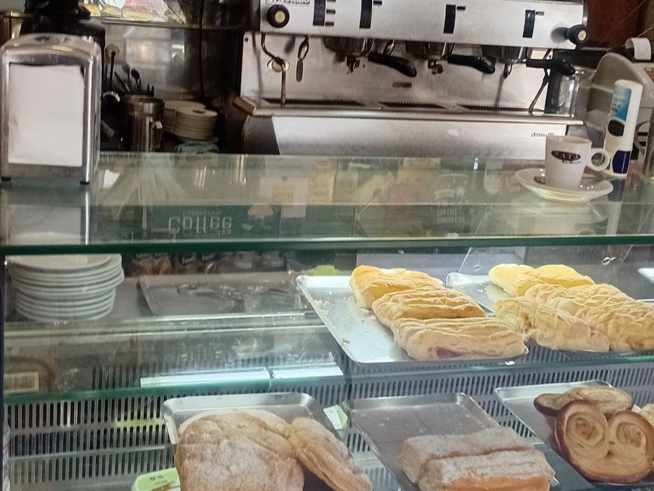 Trespasse cafe/pastelaria bem situado bem frequentado