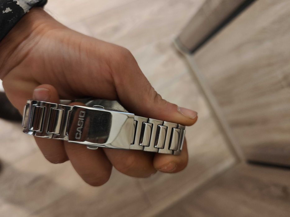 Casio Edifice na bransolecie