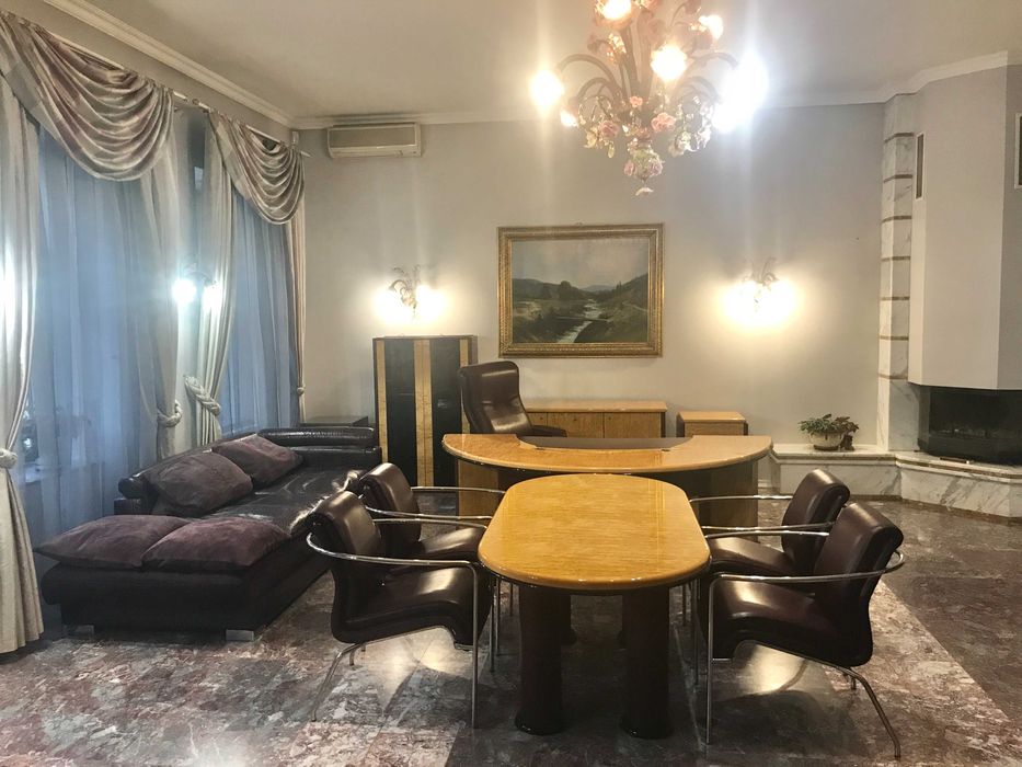 Комплект офисной мебели VIP-уровня от итальянской компании R.A. MOBILI