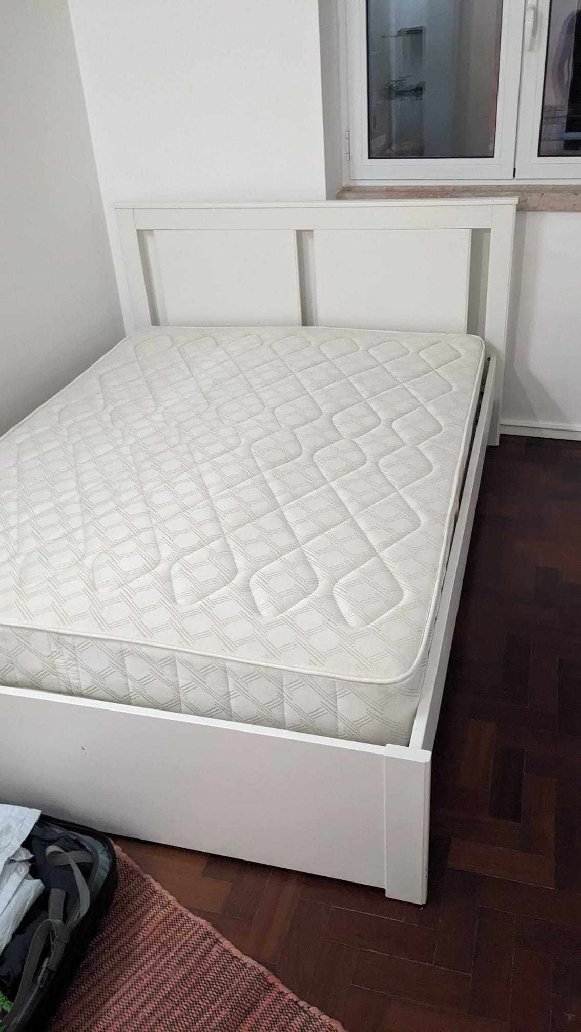 Cama Ikea com colchao 140x200