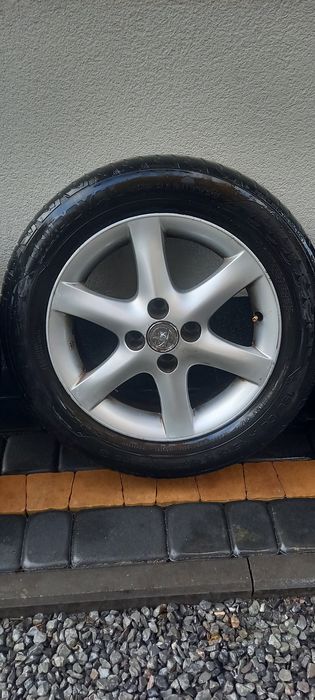 Alufelgi 15 4x100 z oponami Toyota Corolla e11, e12