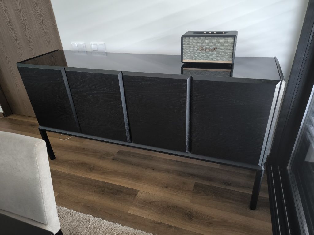 Vendo mesa extensível cadeiras e aparador