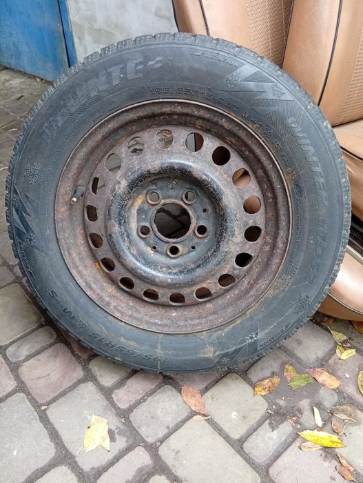 Продам автошину на 15