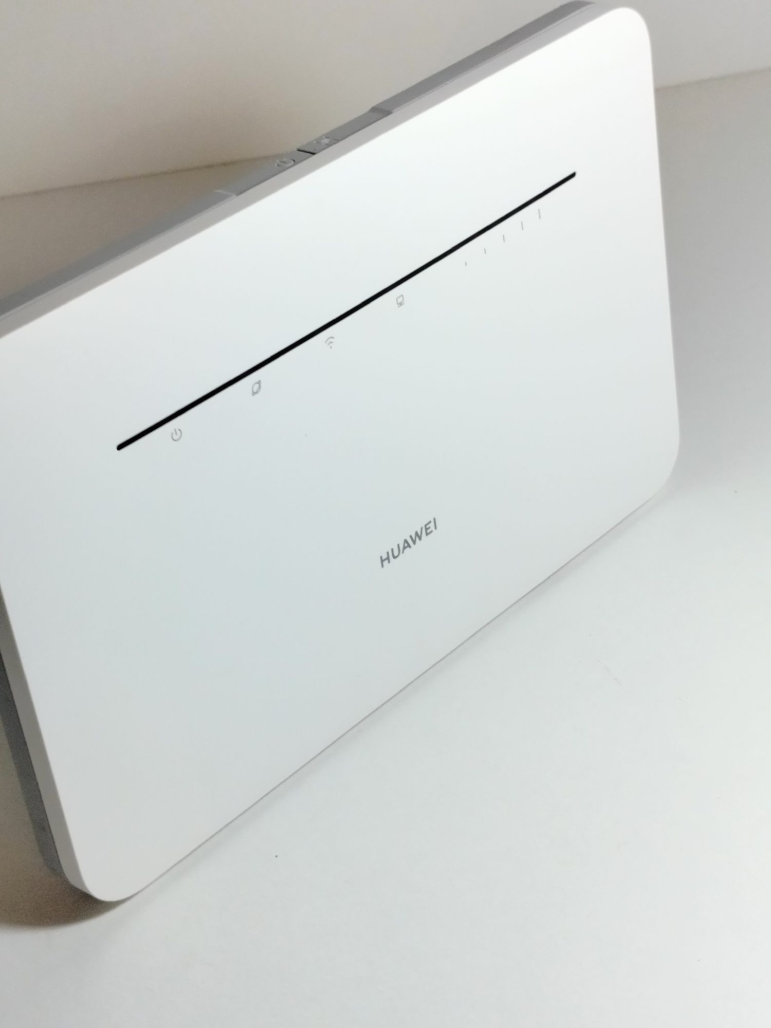 HUAWEI Router LTE 4G na kartę SIM WIFI 5GHZ CAT 7. Przesył 300 MB/S