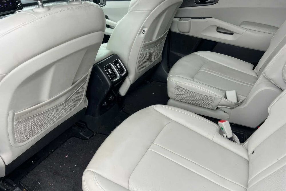 Kia Sorento      2023