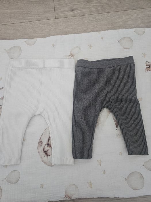 Zestaw leginsów sweterkowych.