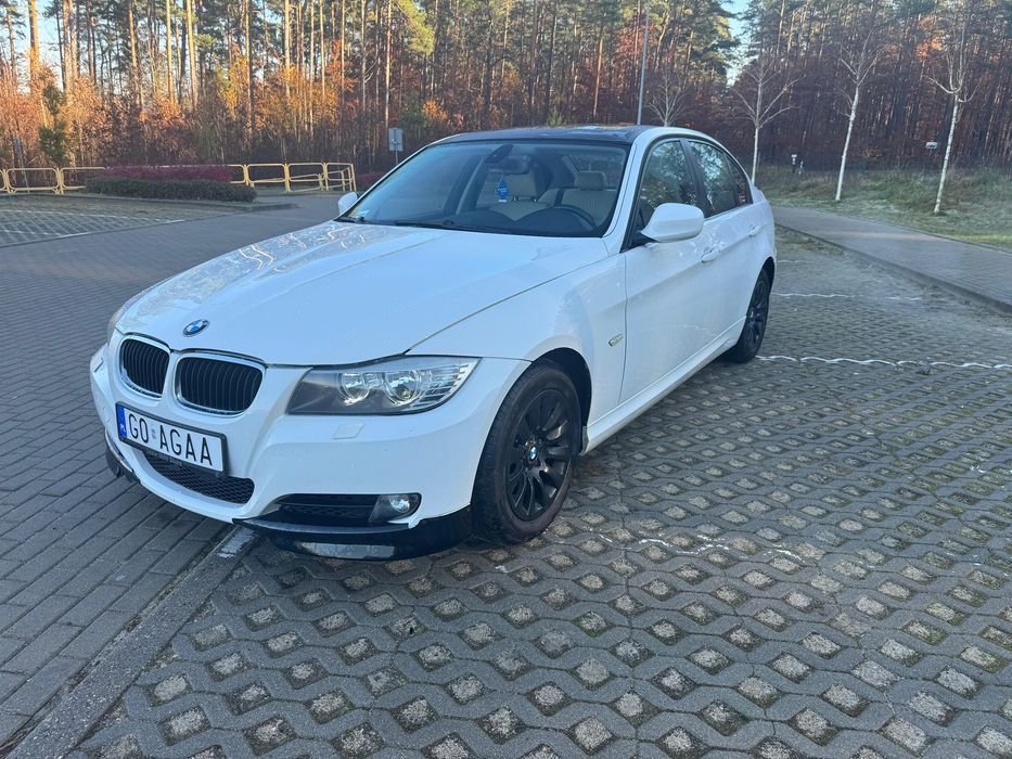 BMW E90 328i xDrive 3.0 benzyna