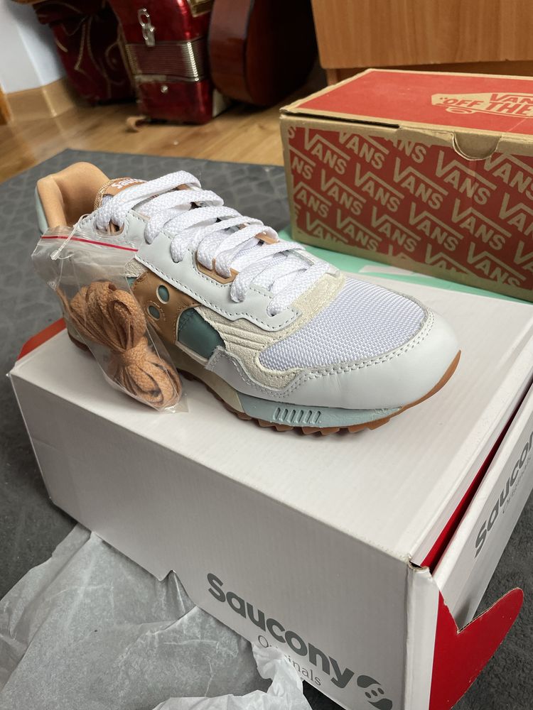 Продаються кросівки saucony оригінал нові 42 розмір