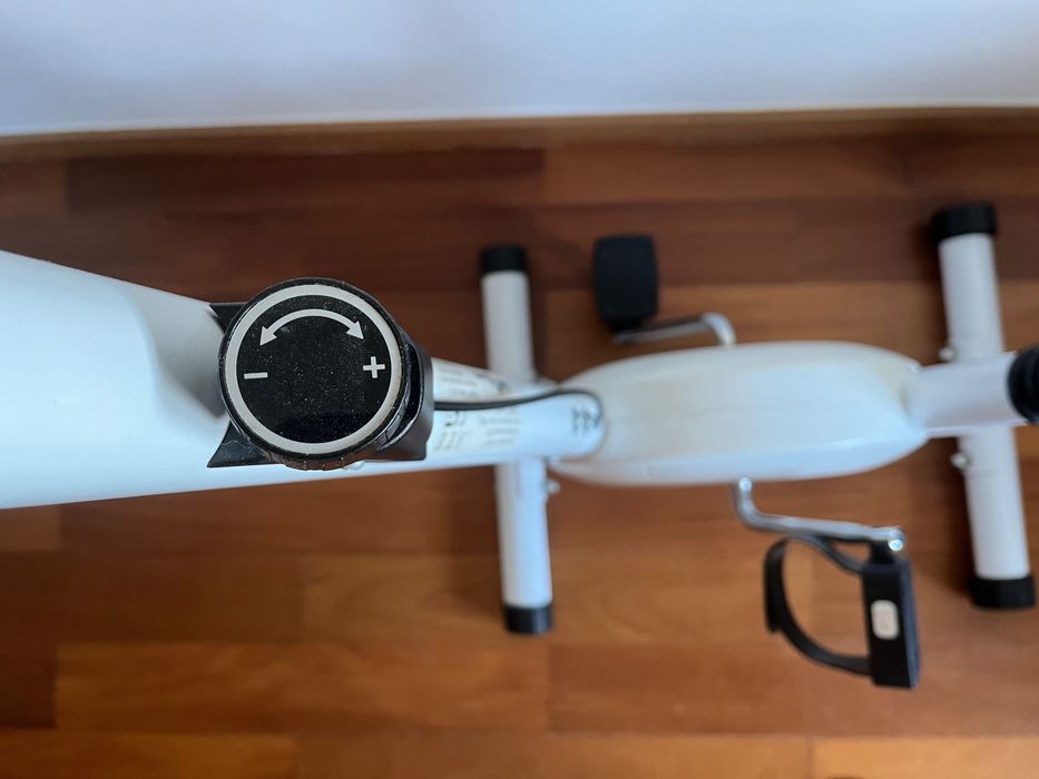 Bicicleta Estática – Ajustável e Compacta