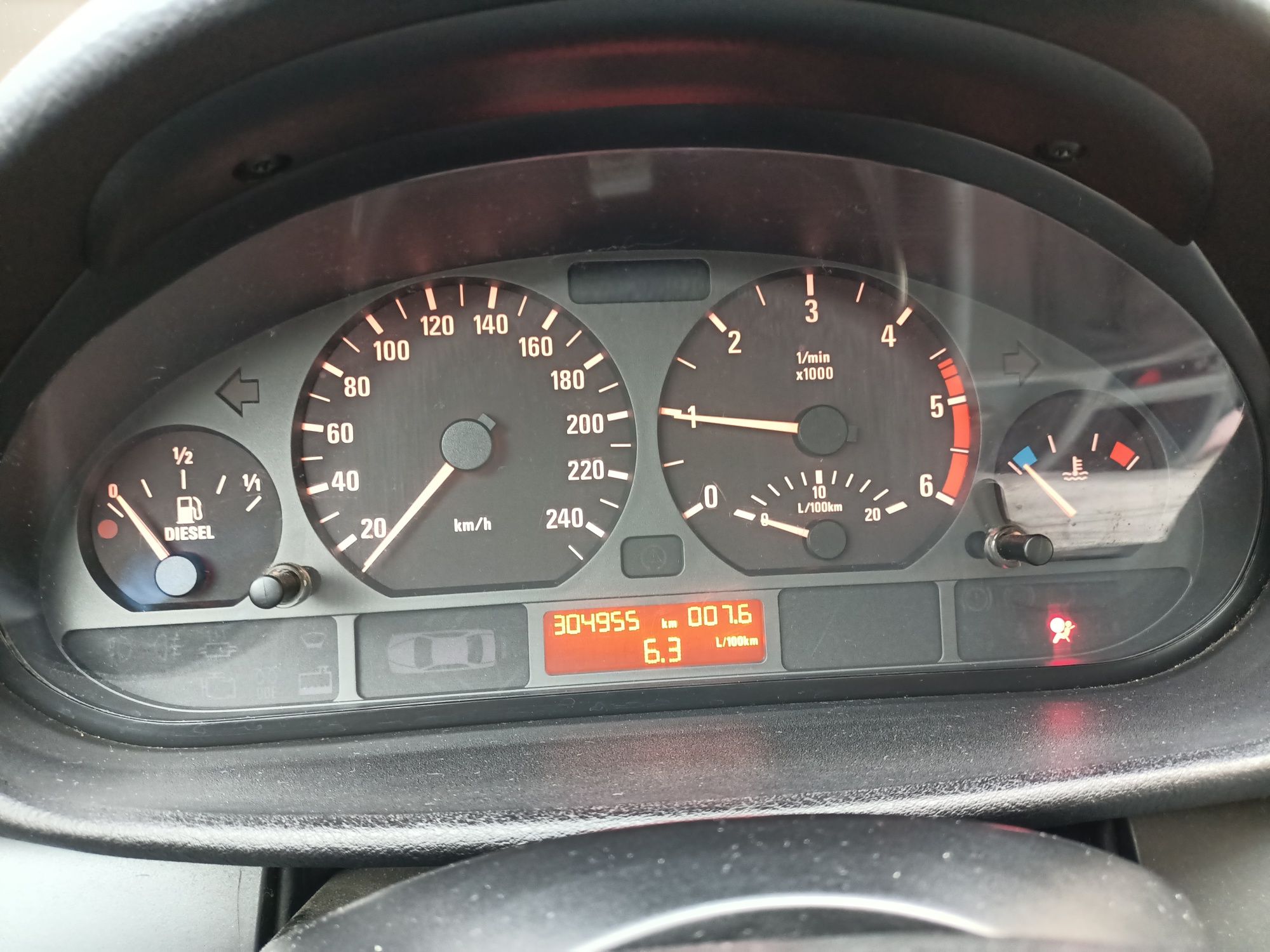 BMW e46 2.0 diesel rok 2002