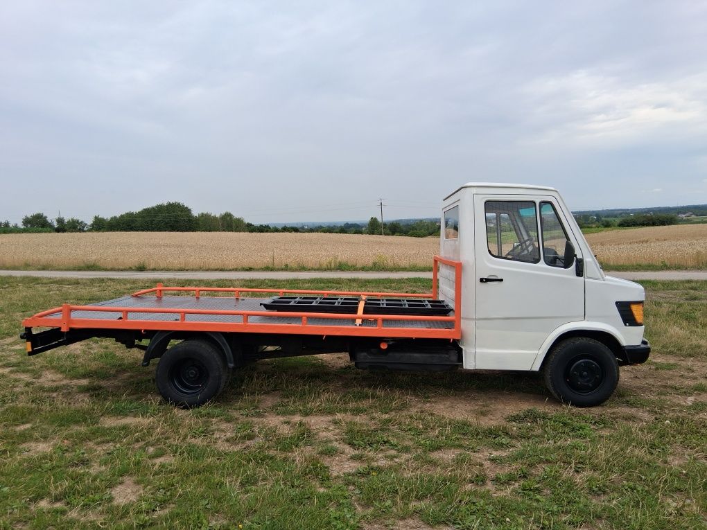 Mercedes T1 410 kaczka 2.9d bliźniak laweta 3.5t