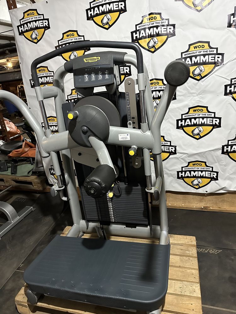 Маятник , Multi Hip Technogym Selection, Тренажер для ягодиц