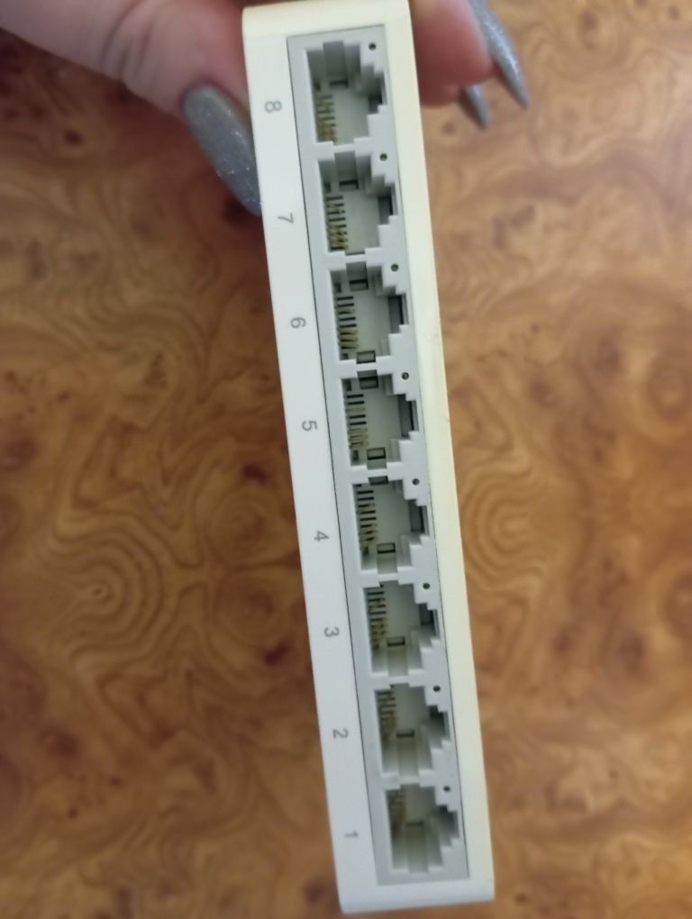Комутатор TP-Link TL-SF1005D