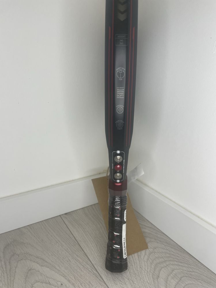 Raquete de Padel Adidas 3.3 vermelha 380€