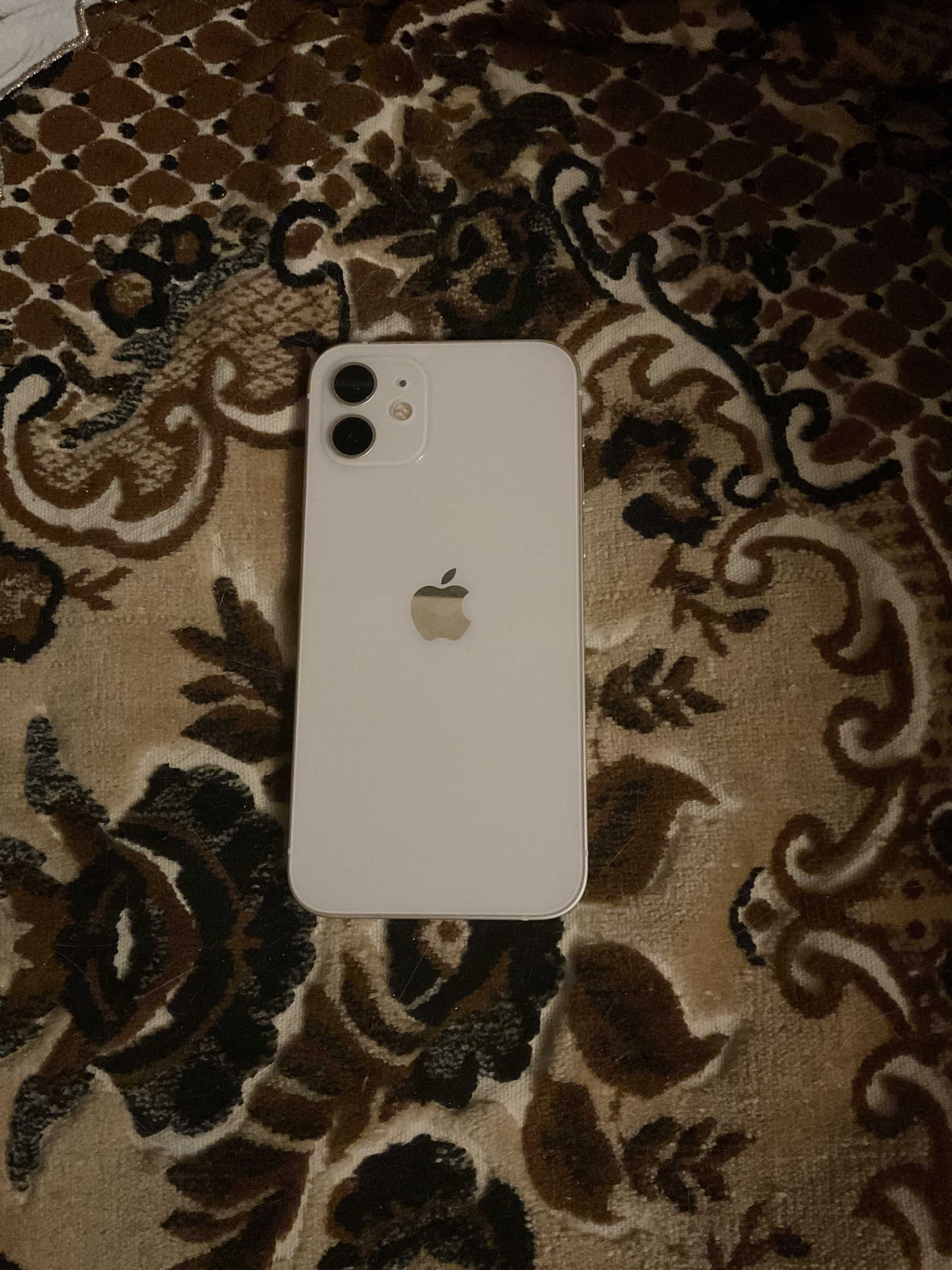 продам Iphone 12/64 (R-sim)