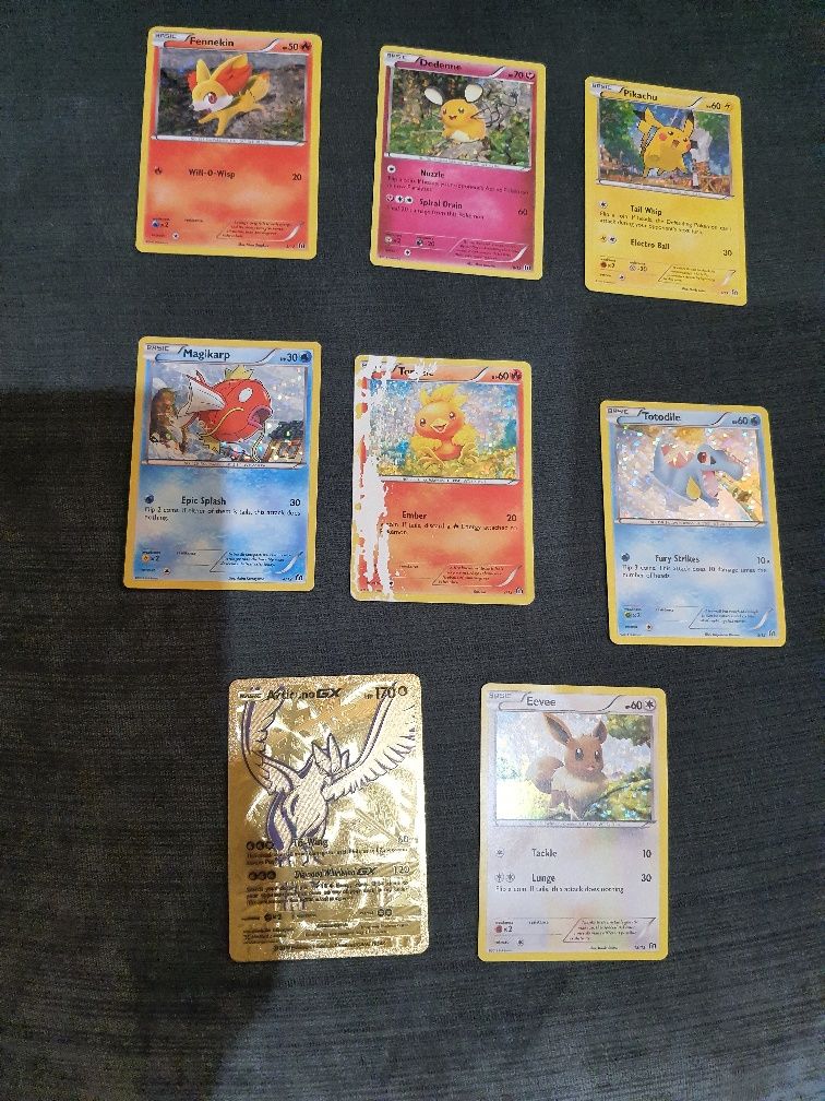 Cartas Pokémon, várias diferentes preços