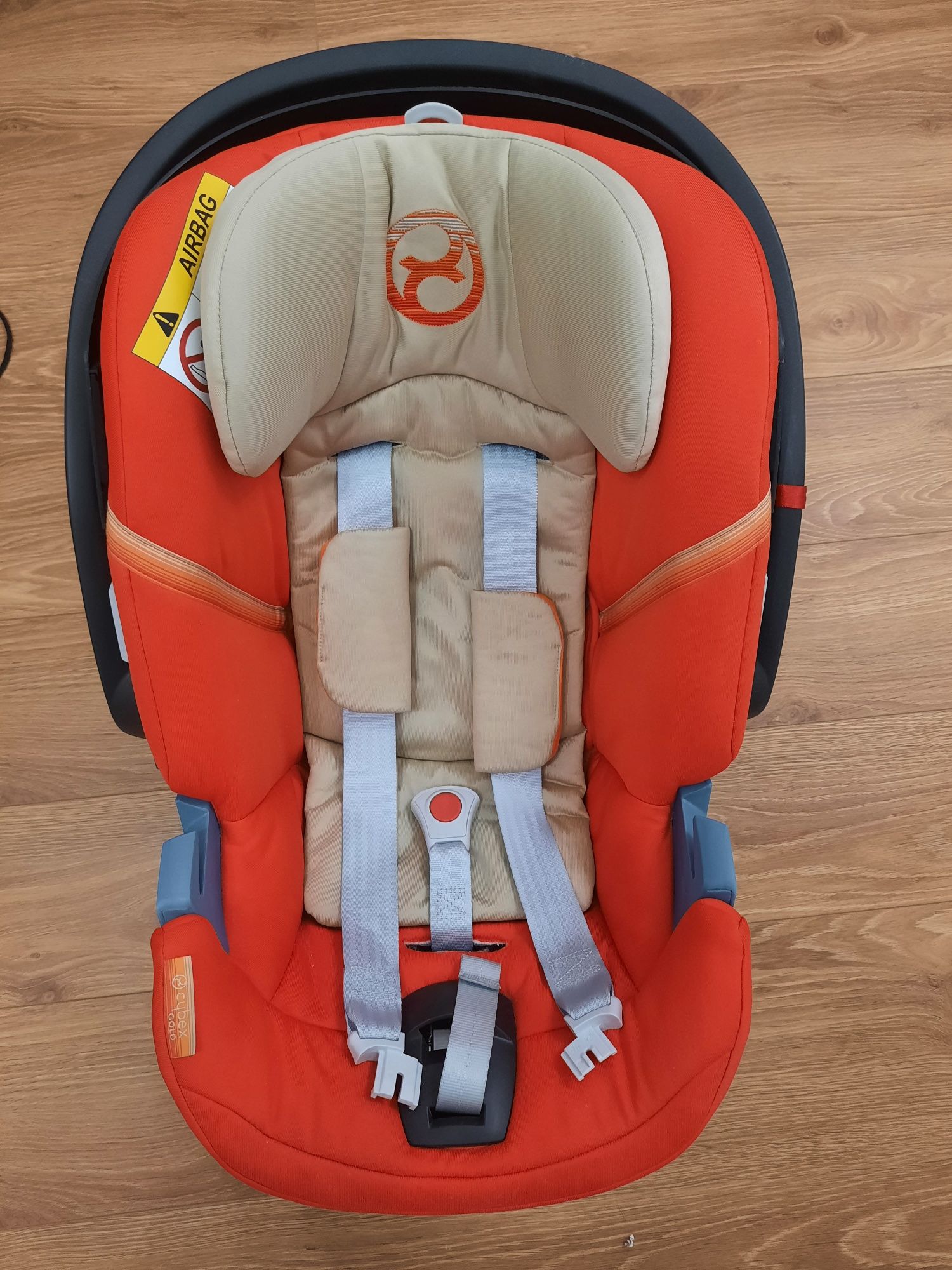 Nosidelko firma Cybex aton 5