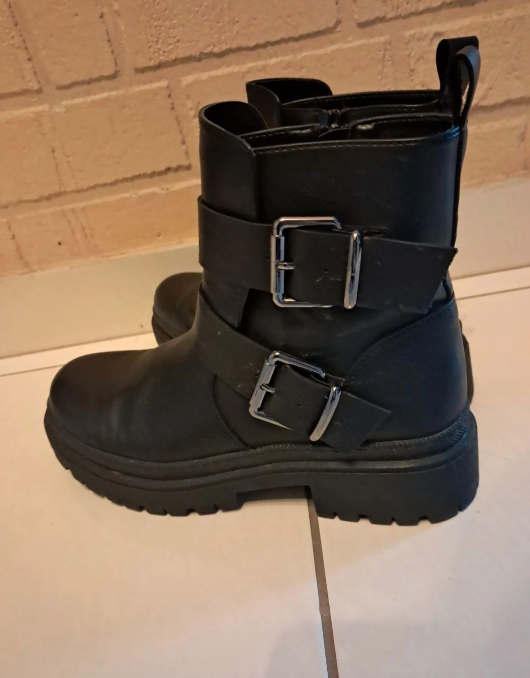 Czarne botki damskie r. 39