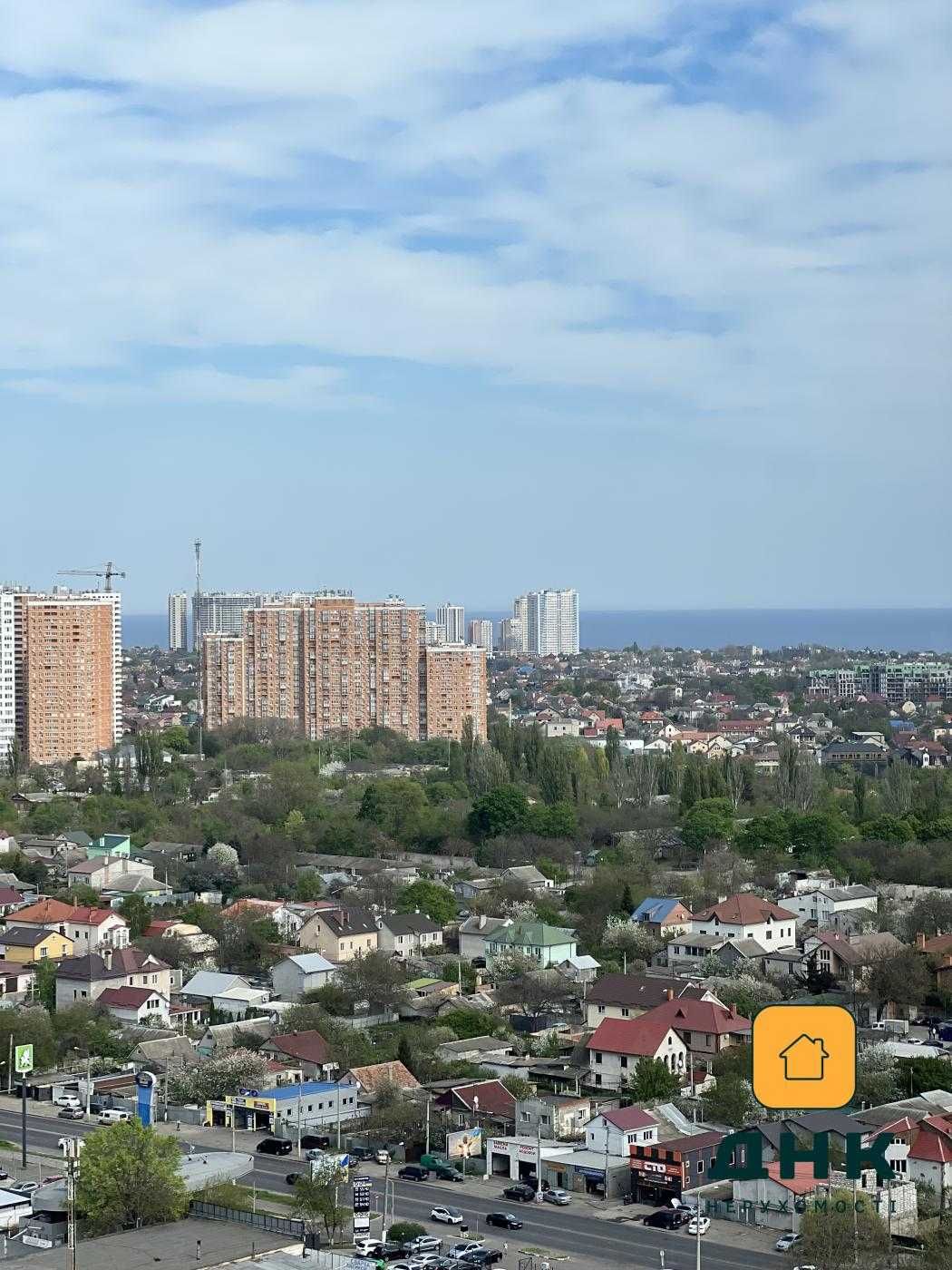 Дизайнерская видовая квартира ЖК "Скай Сити". 50 метров красоты)