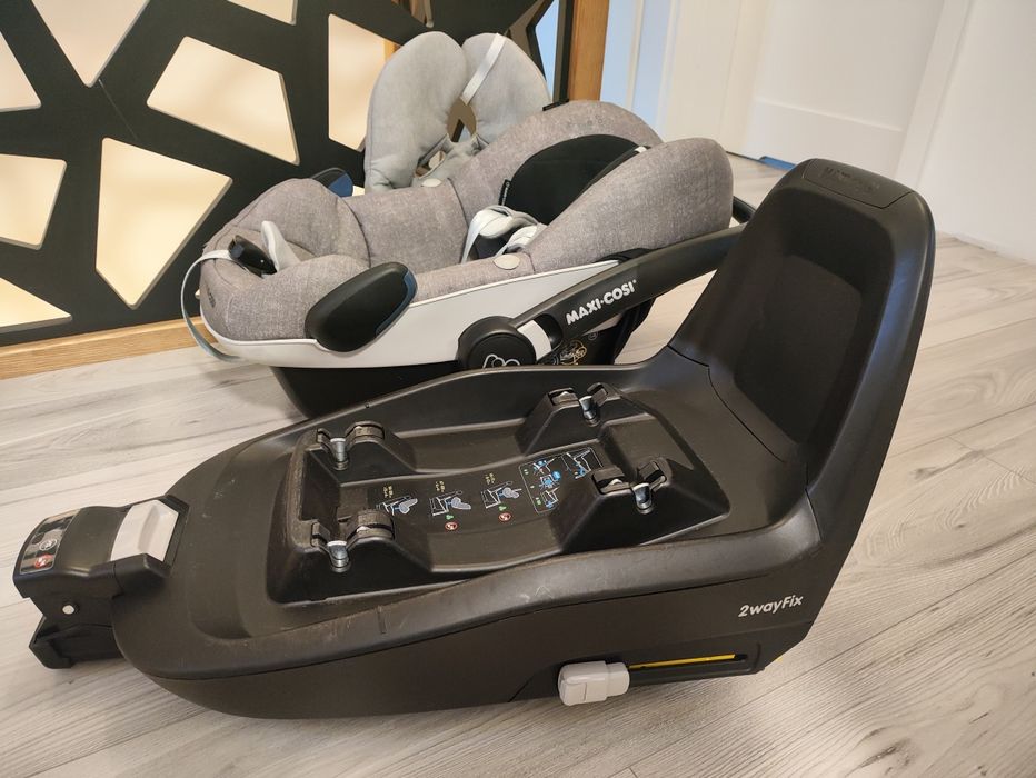 Fotelik Maxi Cosi Pebble Plus + baza 2WayFix