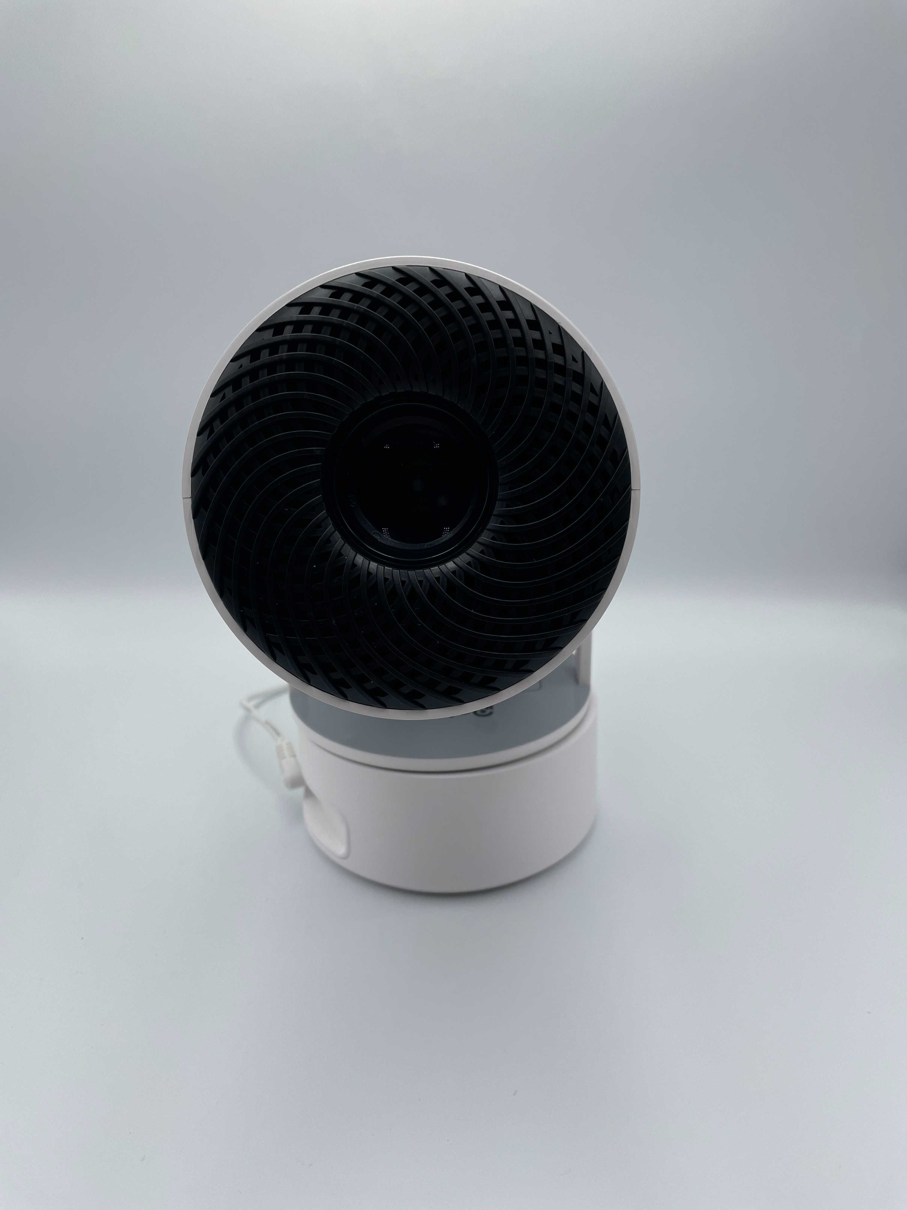 Projector Kina Android przenośny s wbudowaną ładowalną baterię