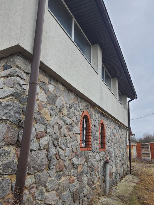 2 поверховий цегляний будинок Рибці