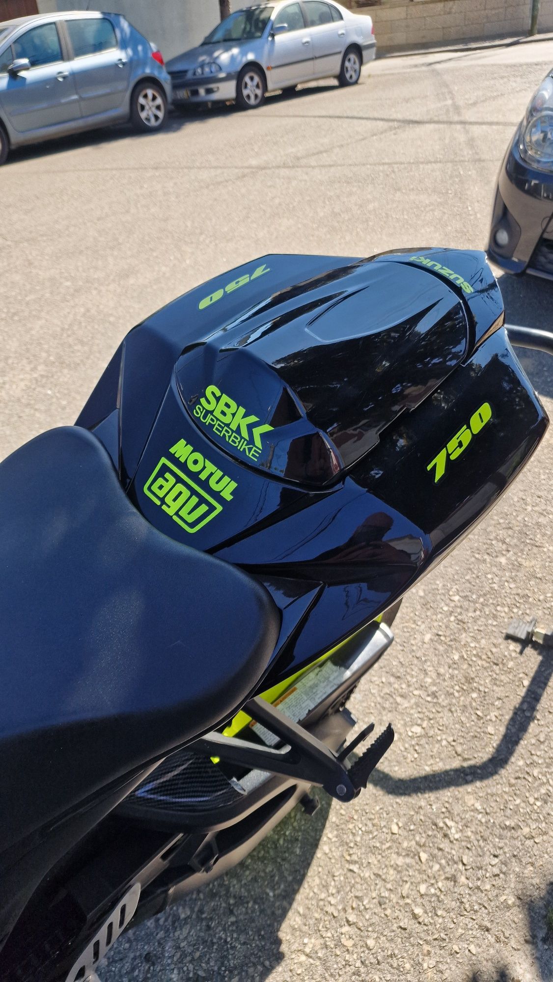 suzuki gsxr 750 k8