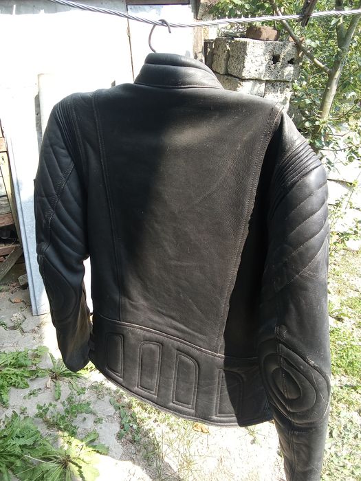 Байкерська мотоциклетна куртка