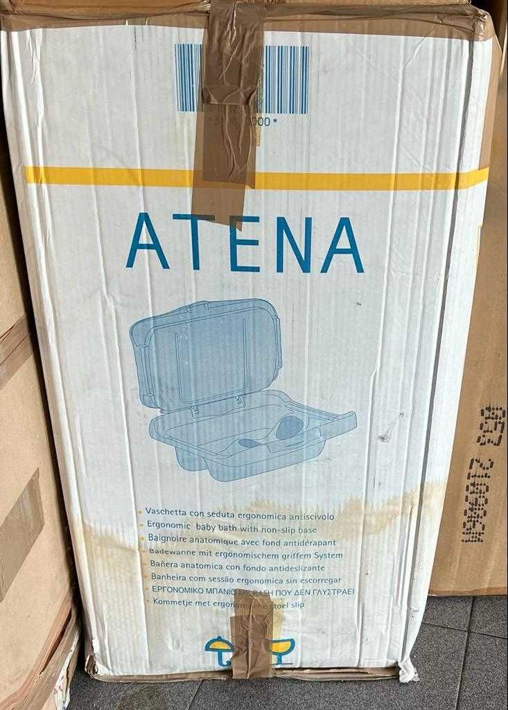 Banheira anatómica com fundo anti-derrapante da marca Atena