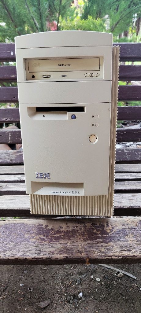 retro komputer Celeron 366
