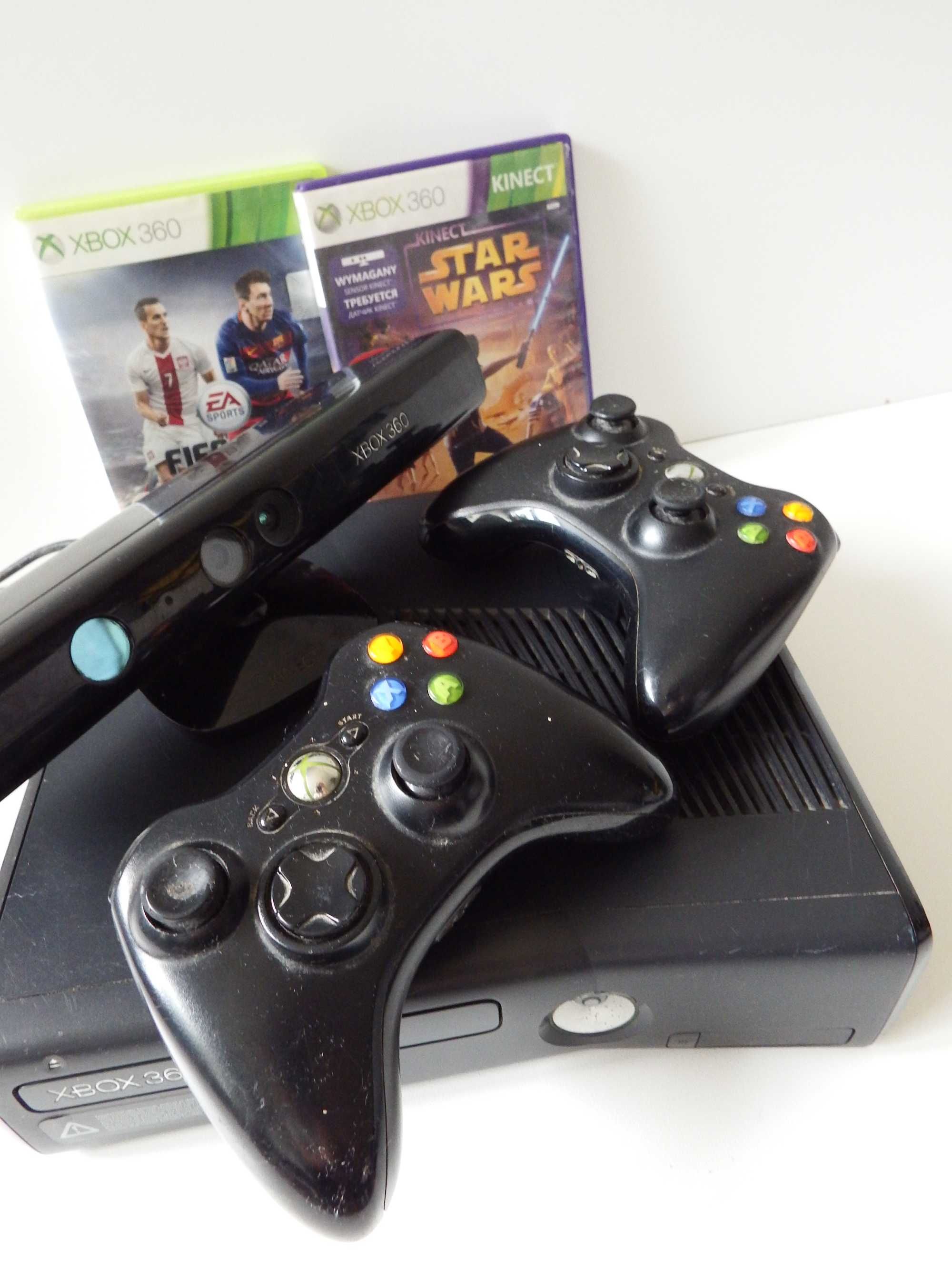 KONSOLA DO GIER Xbox 360 model E 250GB + kinect + pady + gry KOMPLET