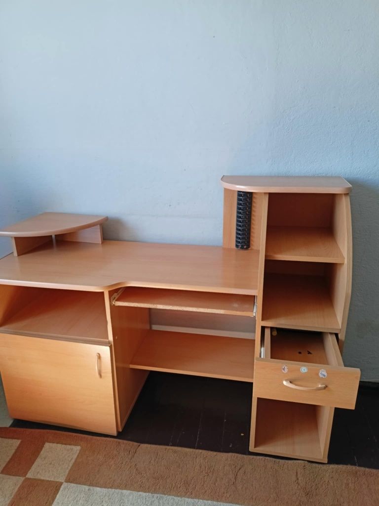 Sprzedam biurko używane