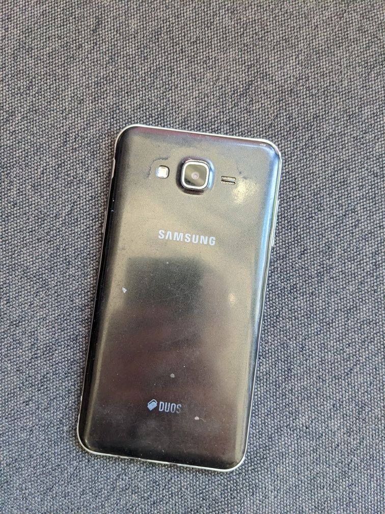 Продам телефон Samsung j7