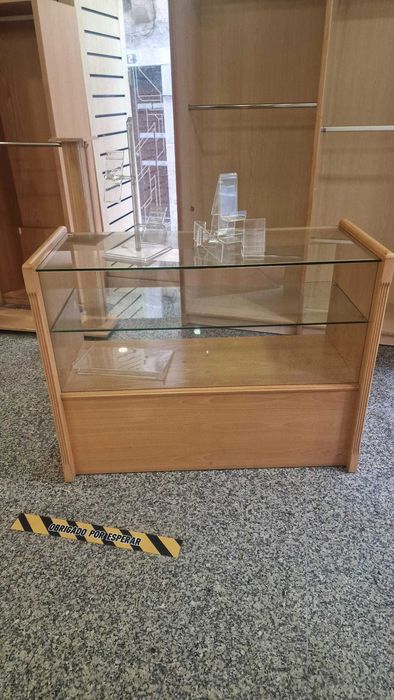 Balcões / Secretária