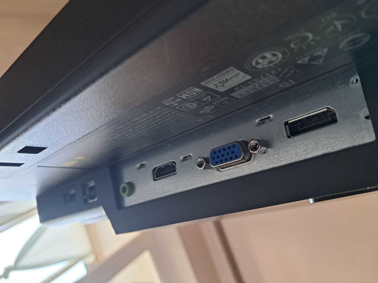 Монітор Lenovo Б.У в робочому стані