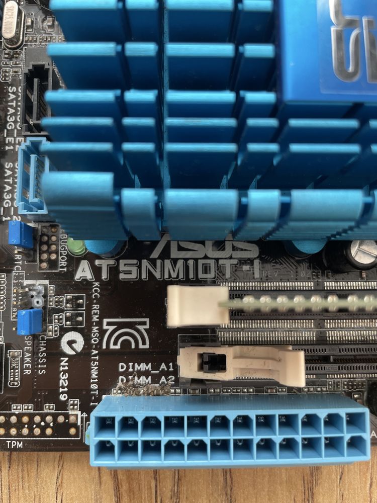 Płyta główna Asus mini-atx 17x17 ram cpu