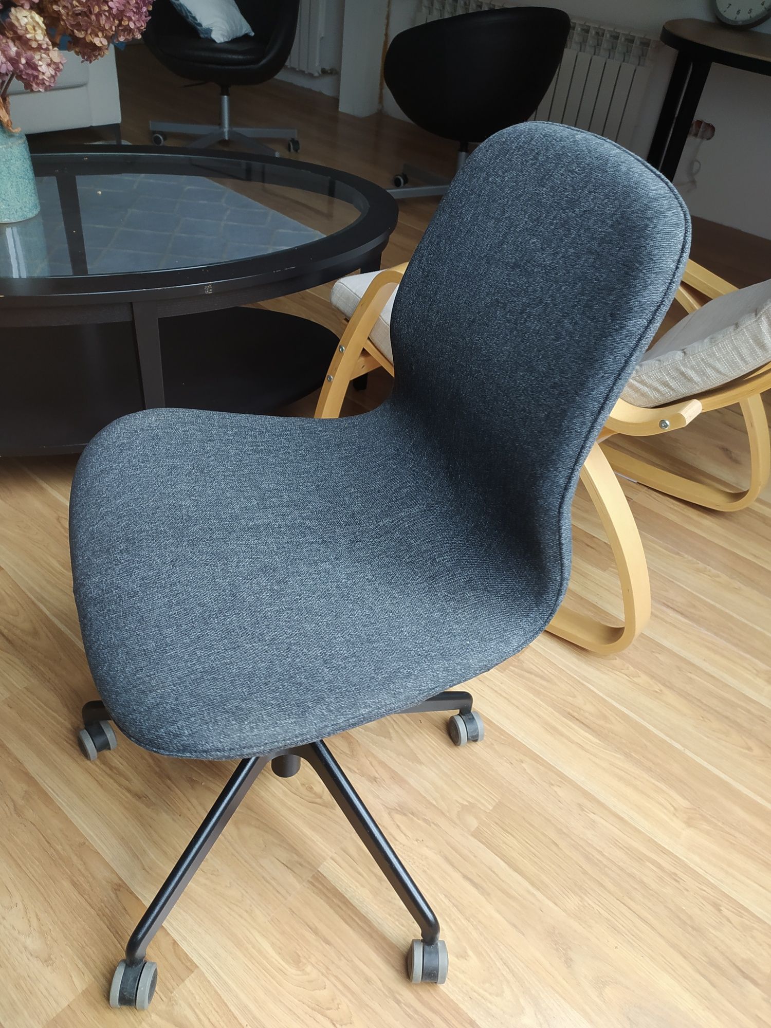 krzesło ikea langfiall