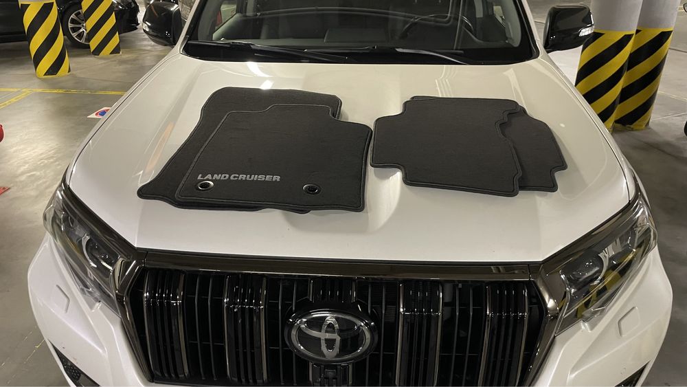 Dywaniki welurowe Toyota Land Cruiser NOWE ORYGINALNE