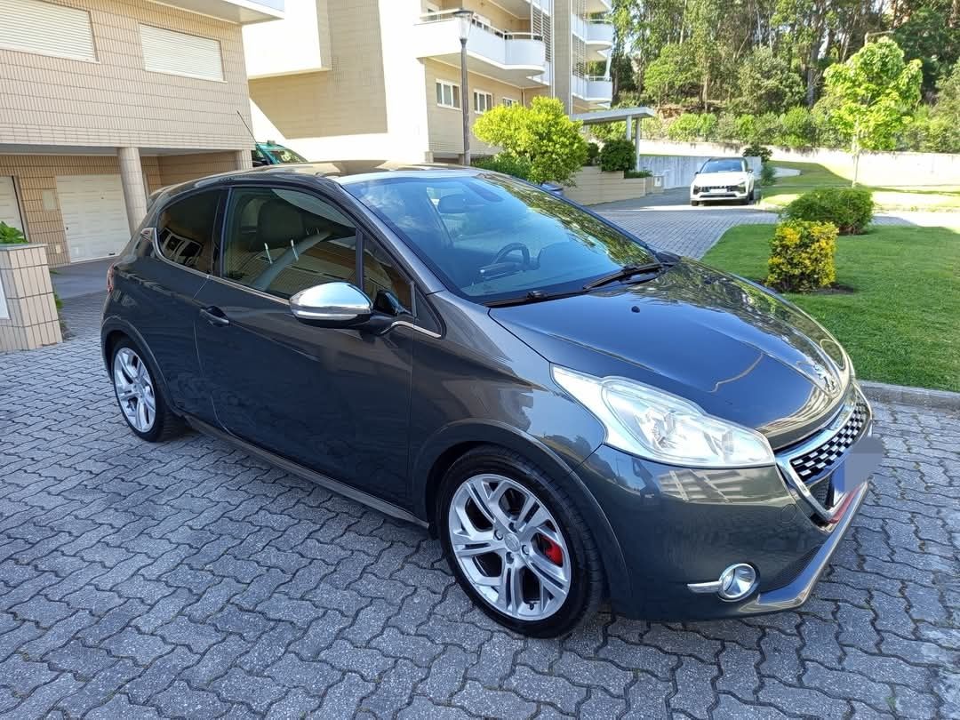 Peugeot 208Gti 1.6 200Cv em bom estado geral