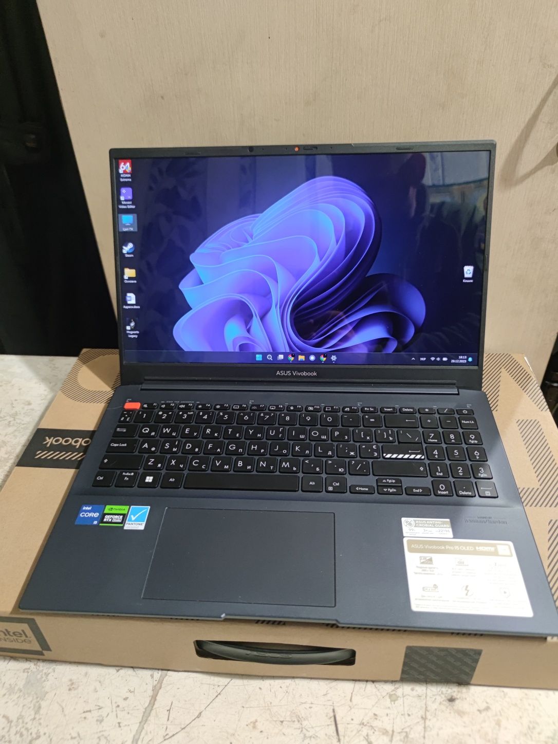 Asus Vivobook pro 15 OLED, RTX 4060, Intel i5 13500H. Lenovo