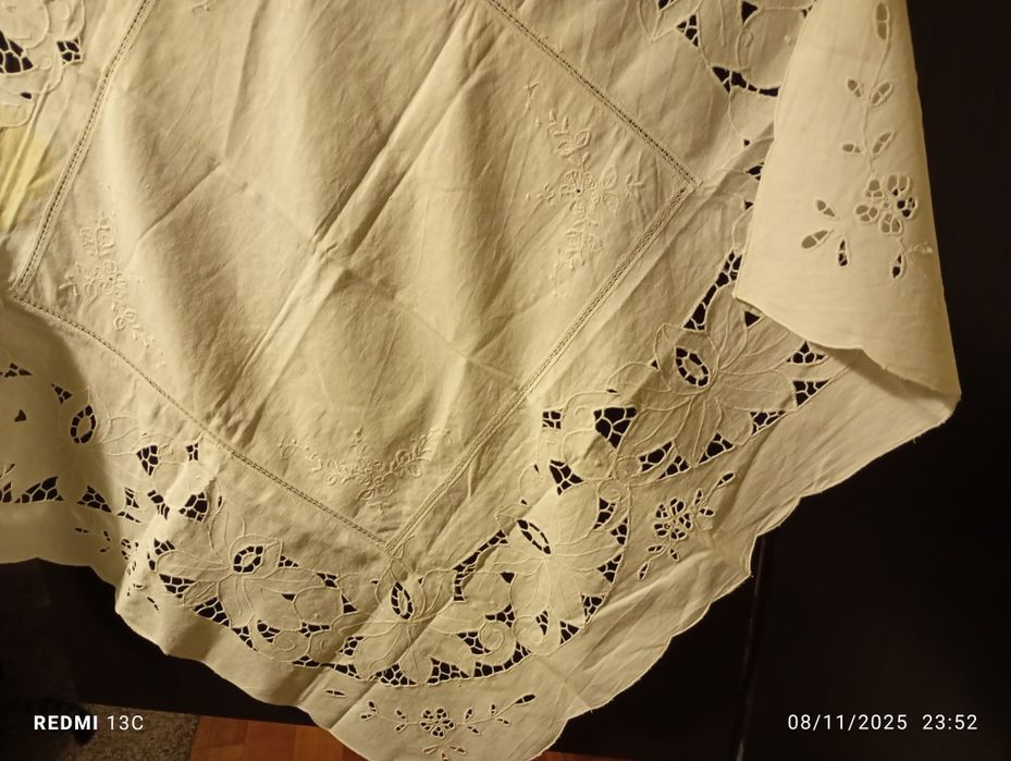 Toalha quadrada bordada