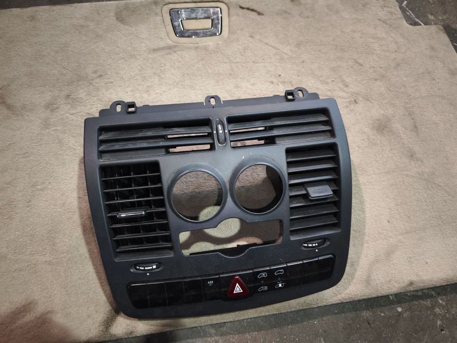 Kratki nawiewu środkowe Mercedes-Benz Vito w639 a6396800007