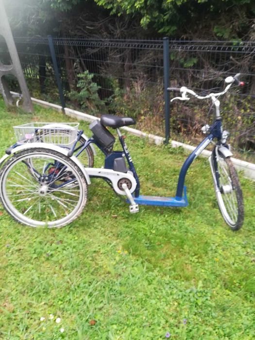 Rower trzykołowy z napędem elektrycznym