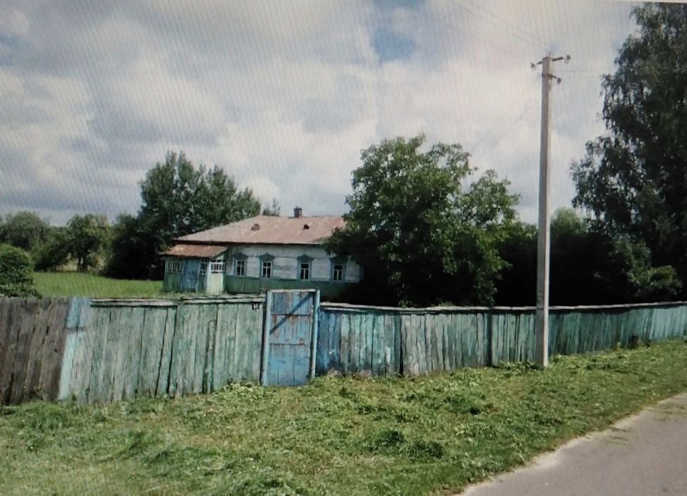 Продам стару хату з дерева. Можливо на розбір.