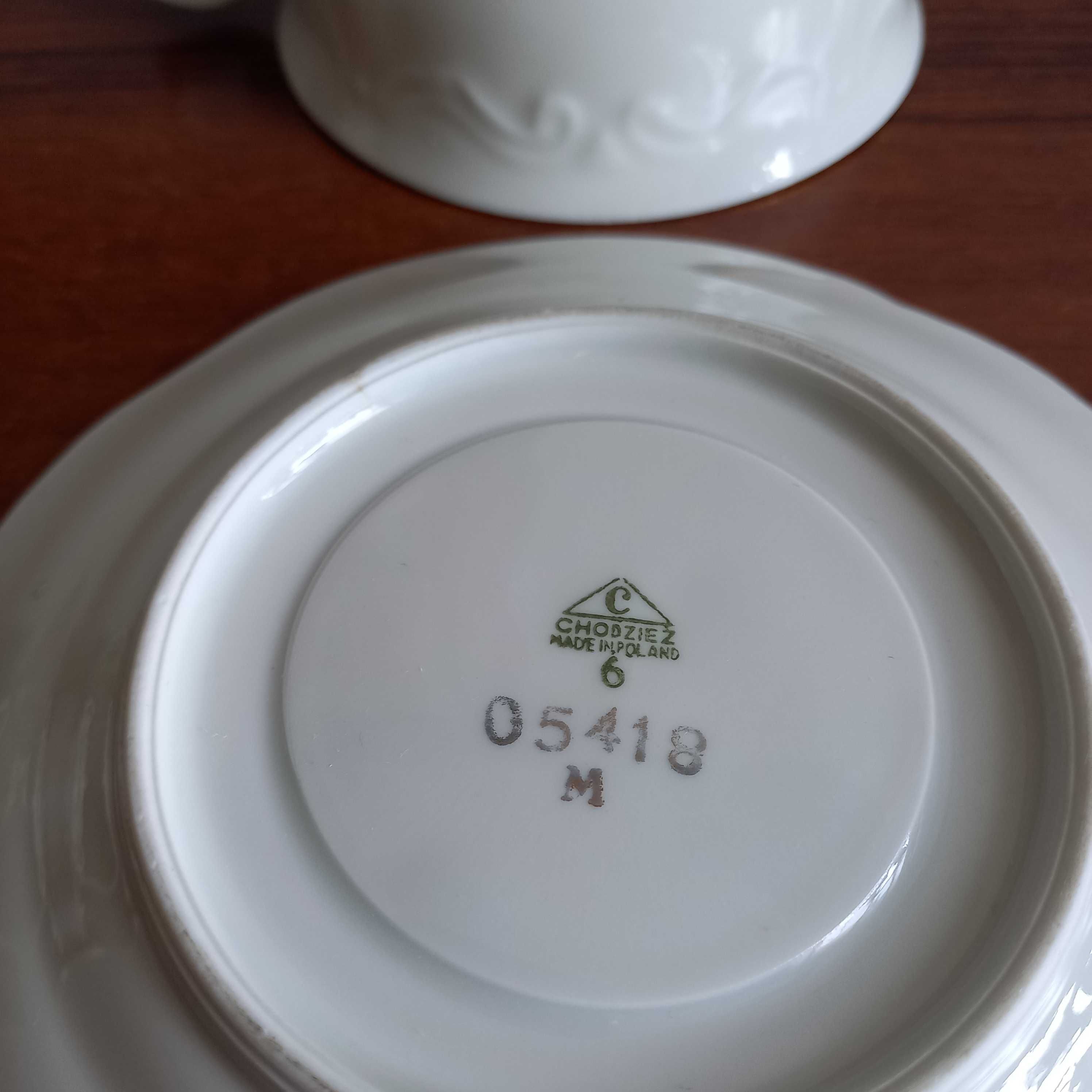 Filiżanka z podstawkiem porcelana Chodzież ze zloceniem.