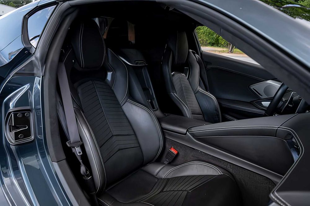 Chevrolet Corvette      2021