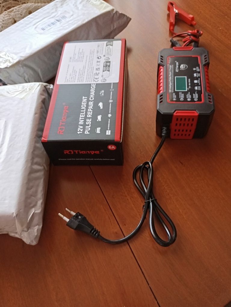 Carregador de Baterias 12V