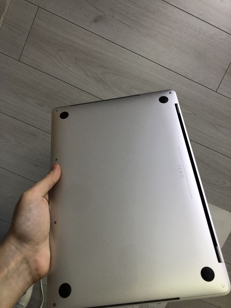 MacBook Pro 13 (2019)
