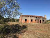 Quinta rustica 4320 m , com moardia t3 c permissao para finalizar obra