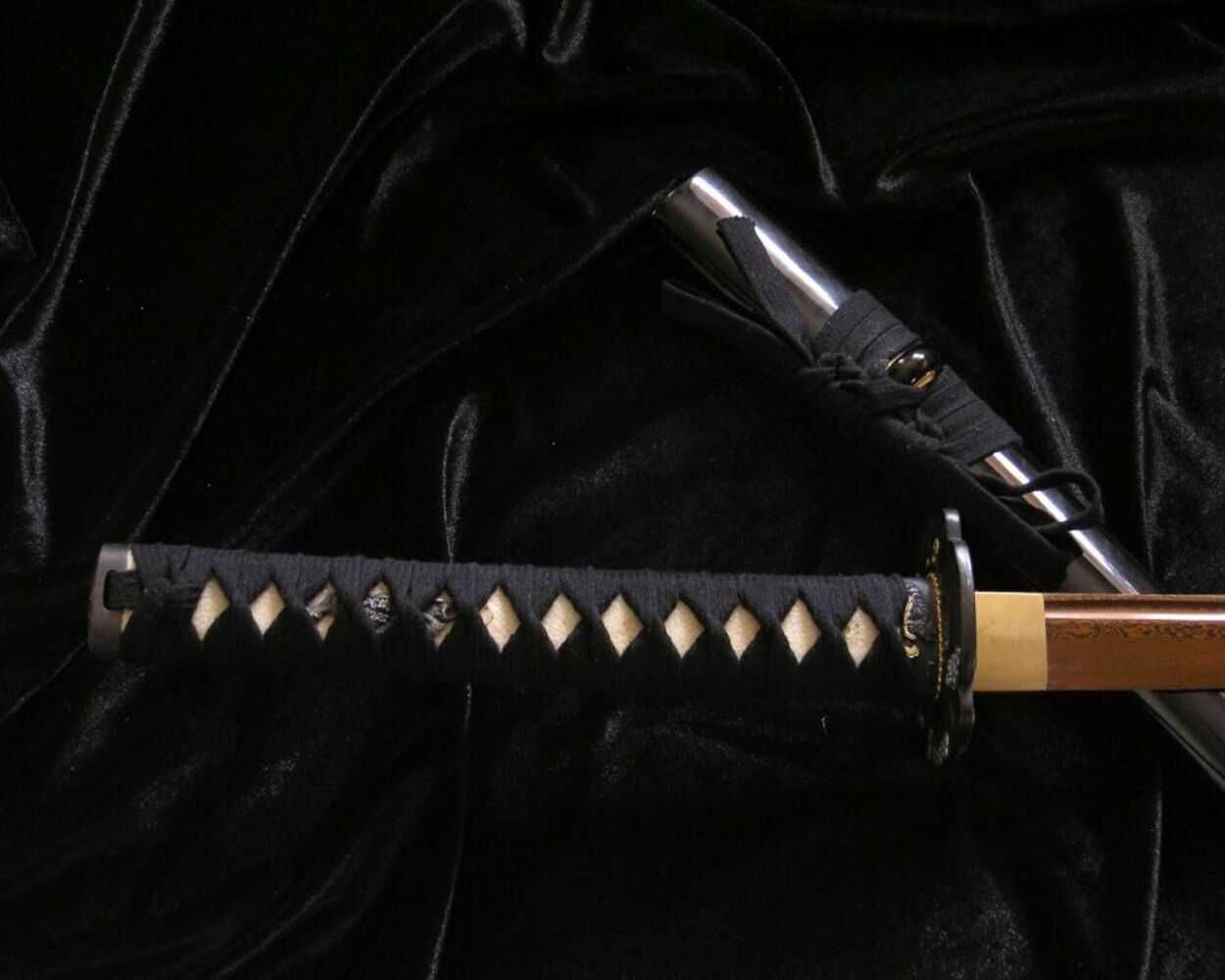 wspaniała katana O Nietypowym OSTRZU - DAMAST + STOJAK TR-026